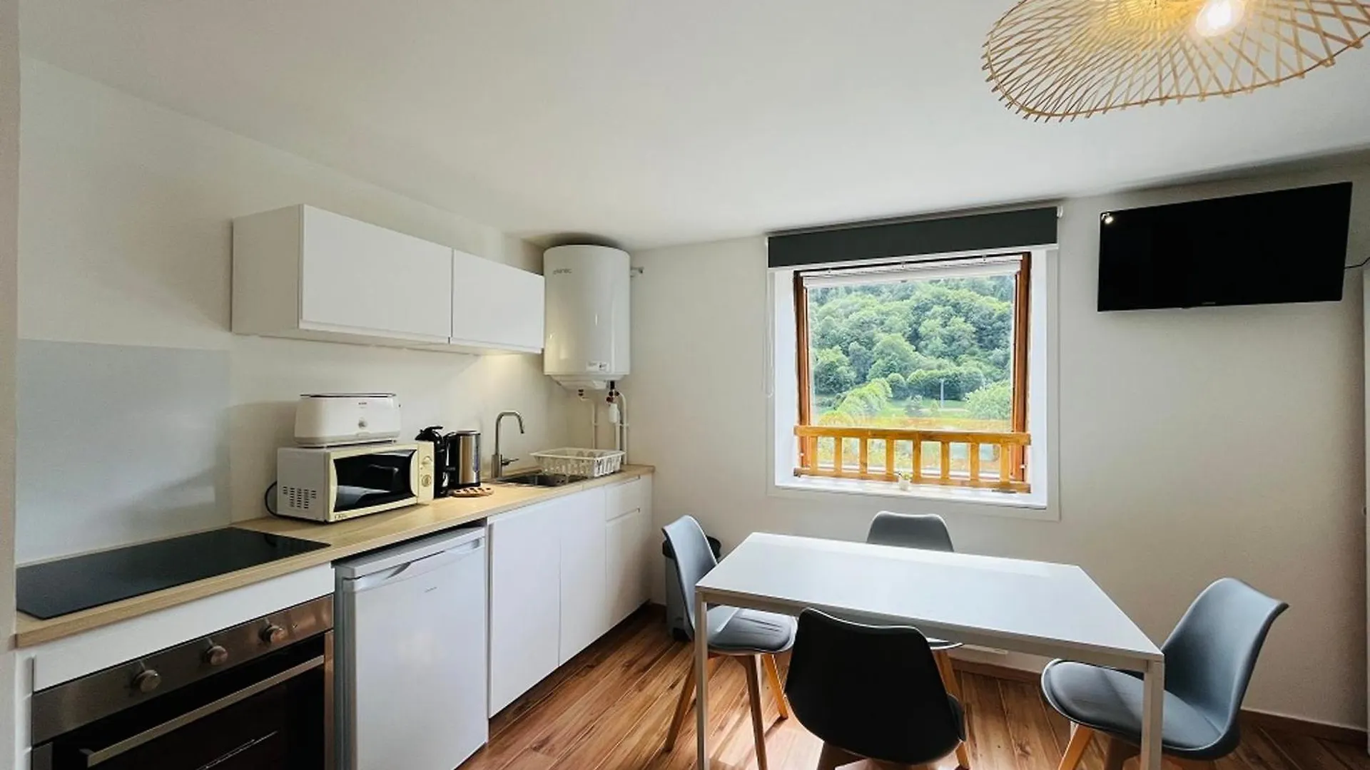 Studio Charmant Avec Parking Et Vue Montagne - Fr-1-608-251 0*, Le Mont-Dore France